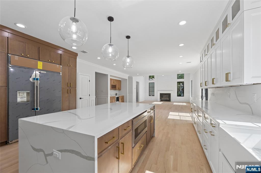 532 Hobart Road Paramus, NJ 07652 - Photo 15 of 46
