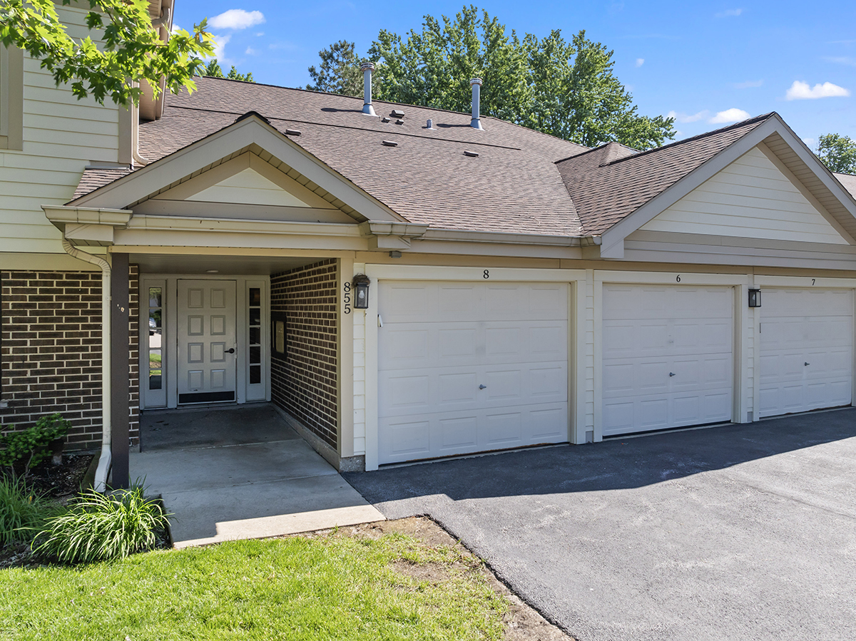 855 Coach Road, Unit 8 Palatine, IL 60074 - Photo 1 of 29 Gallery Image 1