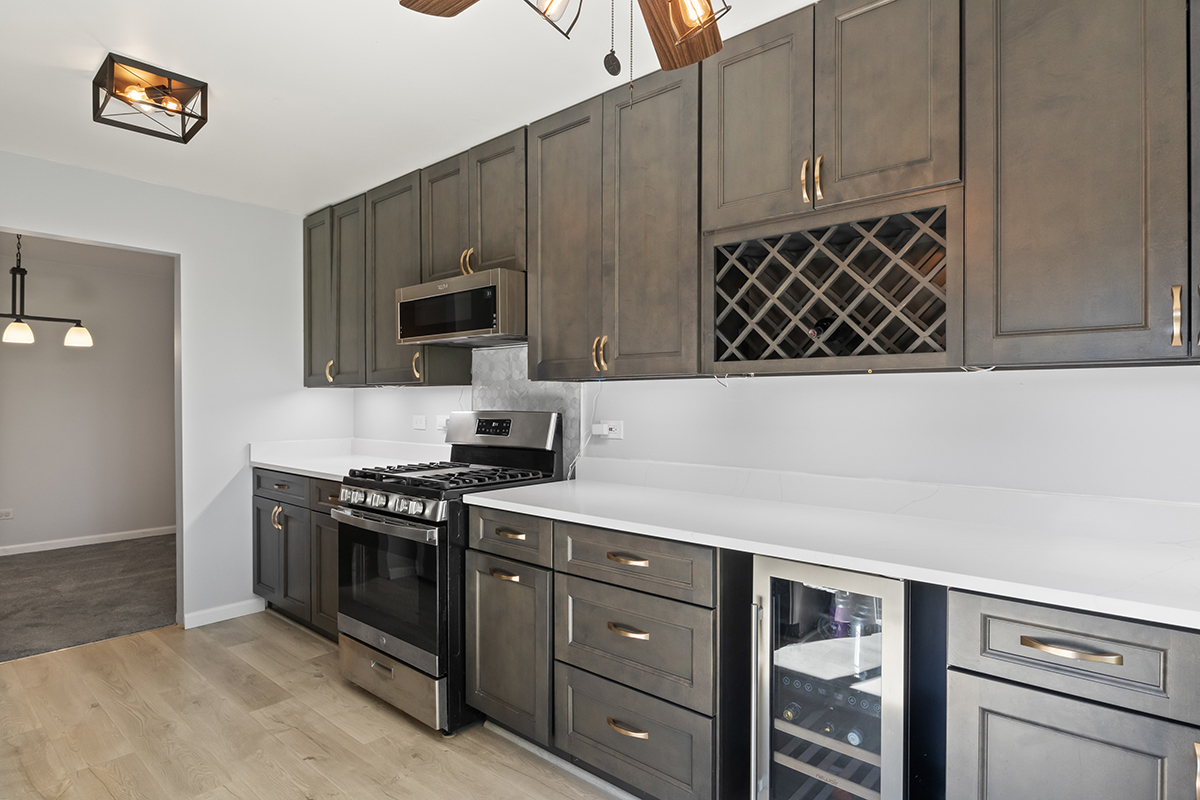 855 Coach Road, Unit 8 Palatine, IL 60074 - Photo 12 of 29 Gallery Image 12