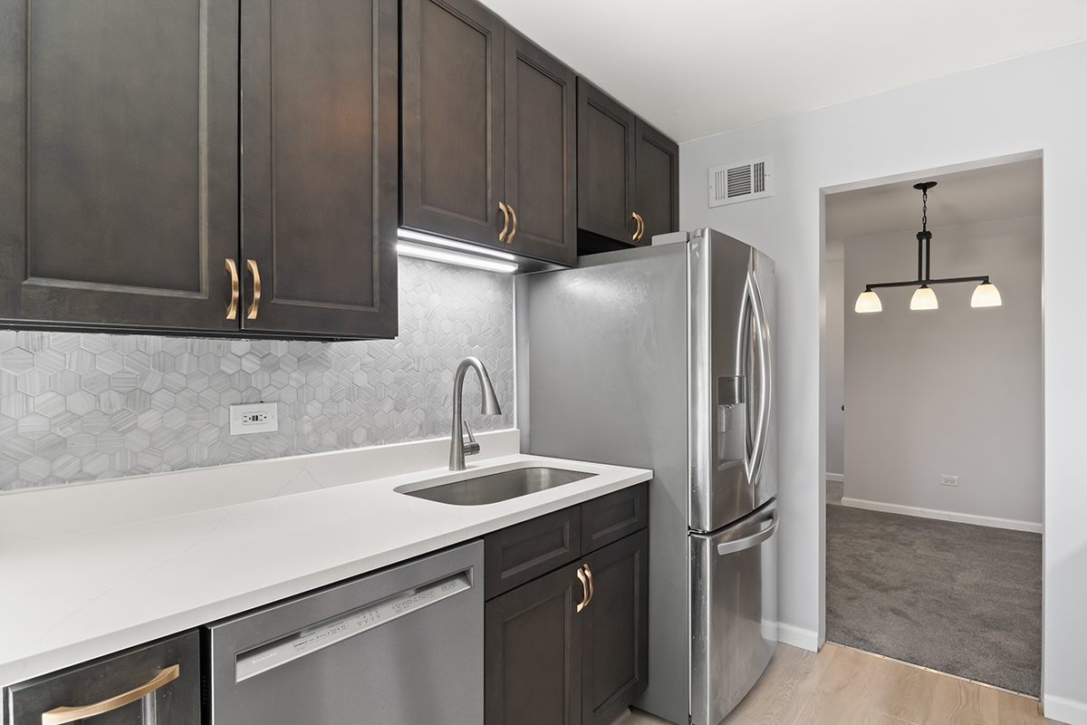 855 Coach Road, Unit 8 Palatine, IL 60074 - Photo 13 of 29 Gallery Image 13