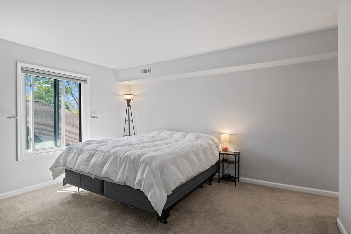 855 Coach Road, Unit 8 Palatine, IL 60074 - Photo 15 of 29 Gallery Image 15