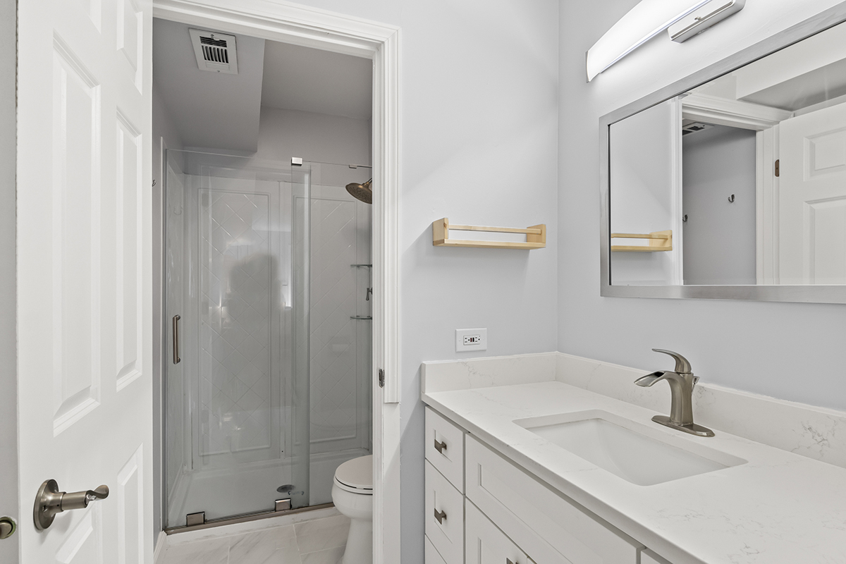855 Coach Road, Unit 8 Palatine, IL 60074 - Photo 17 of 29 Gallery Image 17