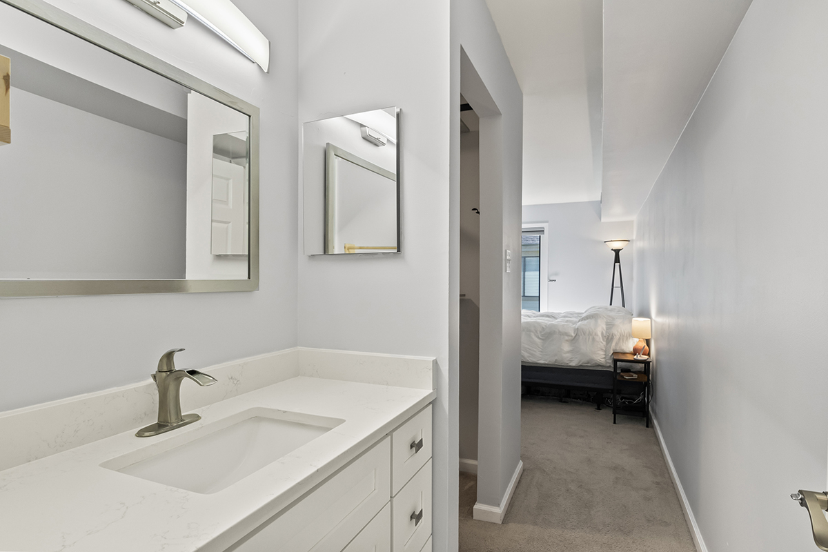 855 Coach Road, Unit 8 Palatine, IL 60074 - Photo 18 of 29 Gallery Image 18