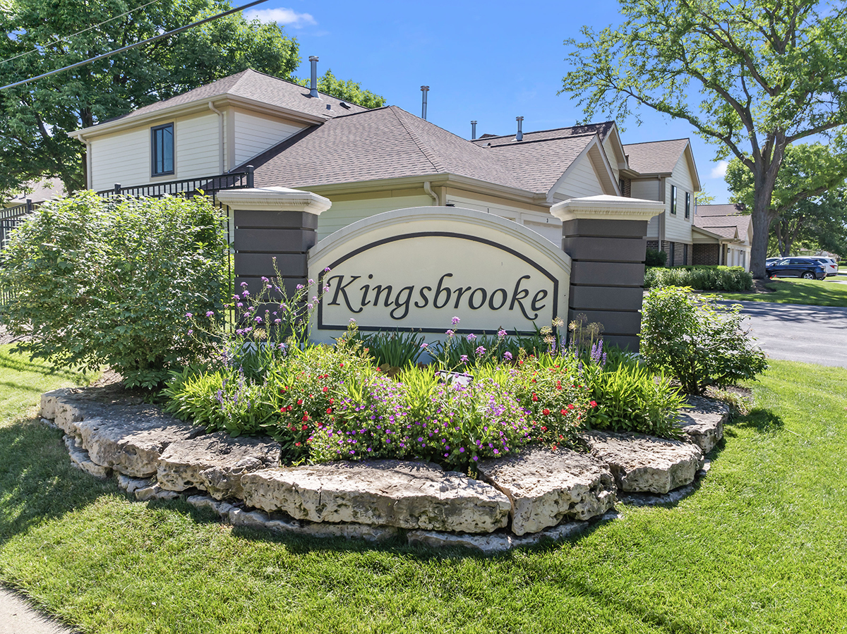 855 Coach Road, Unit 8 Palatine, IL 60074 - Photo 2 of 29 Gallery Image 2