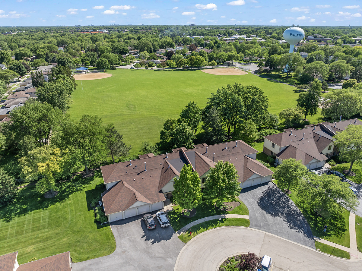 855 Coach Road, Unit 8 Palatine, IL 60074 - Photo 27 of 29 Gallery Image 27