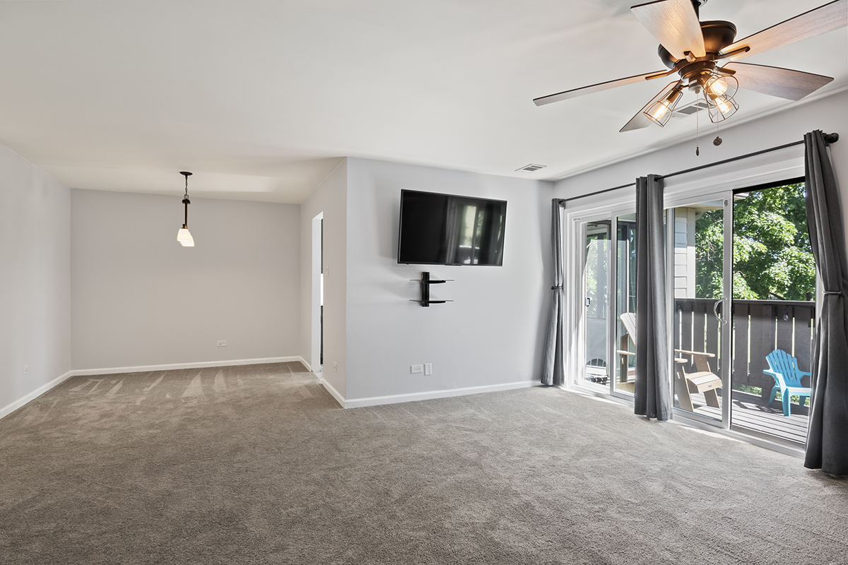 855 Coach Road, Unit 8 Palatine, IL 60074 - Photo 8 of 29 Gallery Image 8