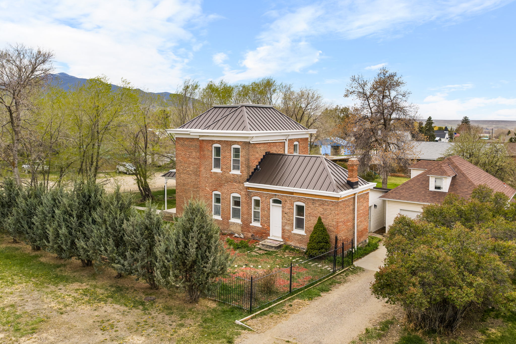 113 Poppleton Street Sheridan, MT 59749 - Photo 1 of 85 Gallery Image 1