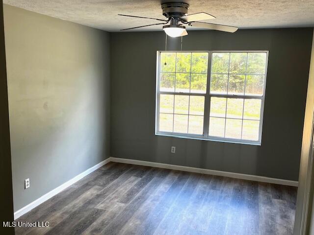 14151 Highway 35 Kosciusko, MS 39090 - Photo 18 of 32 Home Office-Dining-4th Bedroom