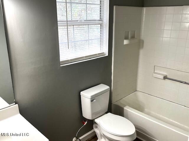 14151 Highway 35 Kosciusko, MS 39090 - Photo 22 of 32 Upstairs Full Bath