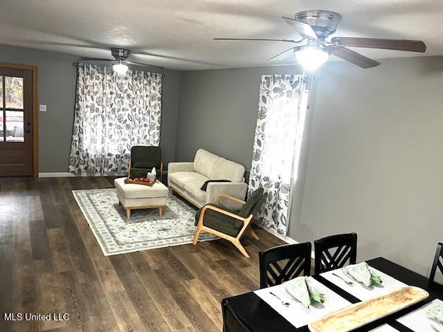 14151 Highway 35 Kosciusko, MS 39090 - Photo 7 of 32 Family Room