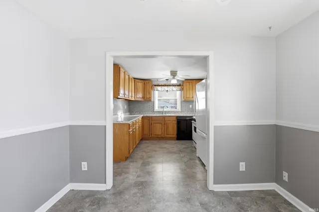 $199,900 | 2130 Sunnymede Drive, Fort Wayne, IN 46803