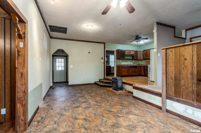 $170,000 | 308 South Spillertown Road, Marion, IL 62959