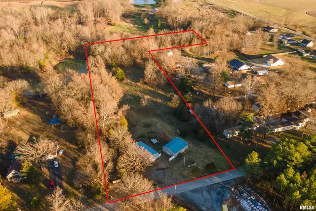 $170,000 | 308 South Spillertown Road, Marion, IL 62959