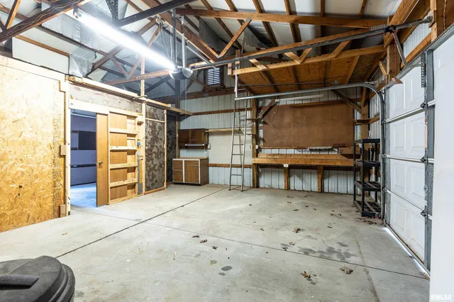 $170,000 | 308 South Spillertown Road, Marion, IL 62959