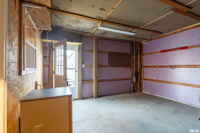 $170,000 | 308 South Spillertown Road, Marion, IL 62959