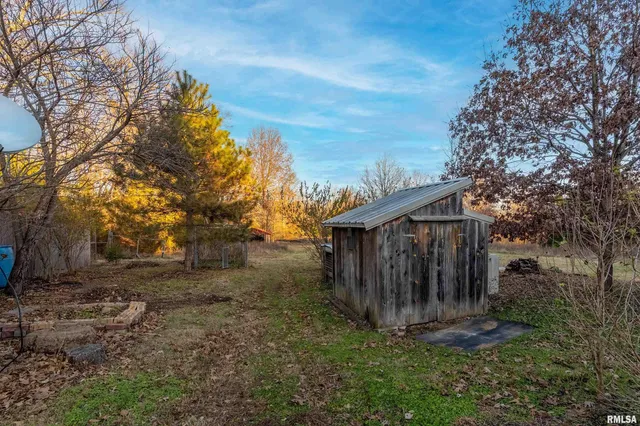 $170,000 | 308 South Spillertown Road, Marion, IL 62959