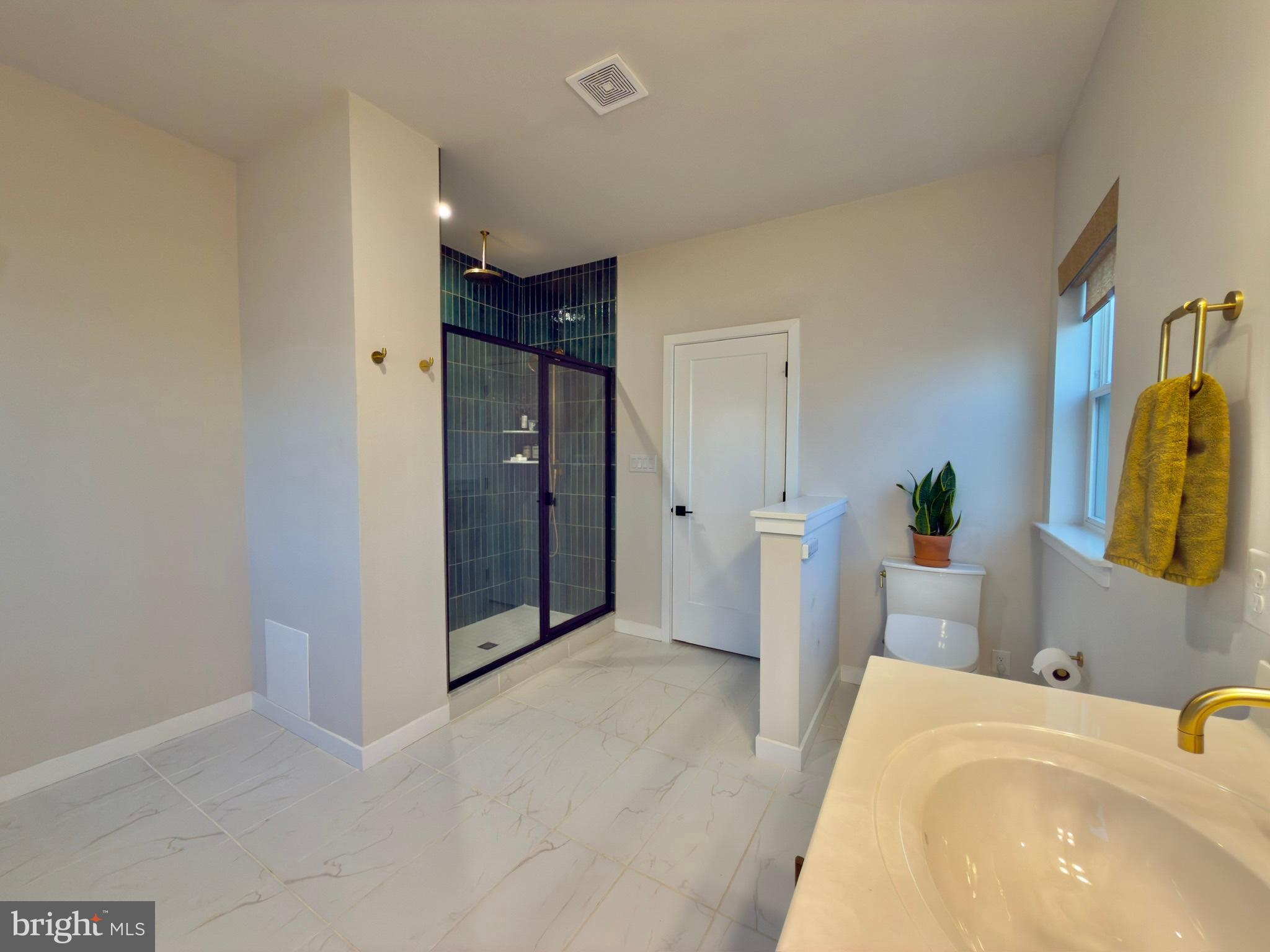 141 South Lore's Landing Road Middletown, DE 19709 - Photo 21 of 38 a bathroom with a tub sink and shower