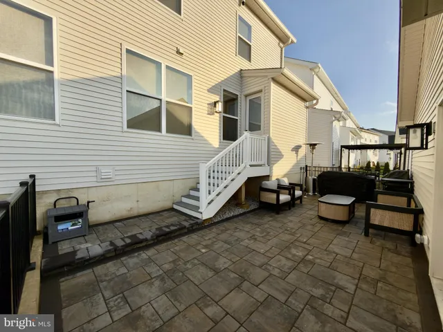 a view of a back yard of the house