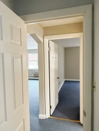 $2,300 | 39 Montvale Avenue, Unit 6, Woburn, MA 01801