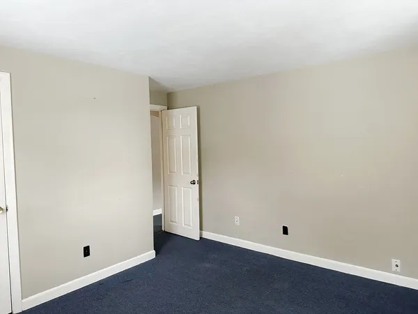 $2,300 | 39 Montvale Avenue, Unit 6, Woburn, MA 01801