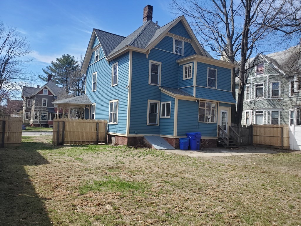 37 Greenleaf Street Springfield, MA 01108 - Photo 2 of 24