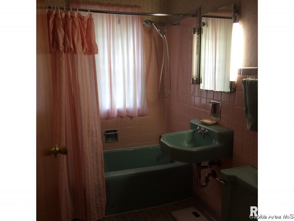 804 North Walnut Street Springfield, IL 62702 - Photo 8 of 19