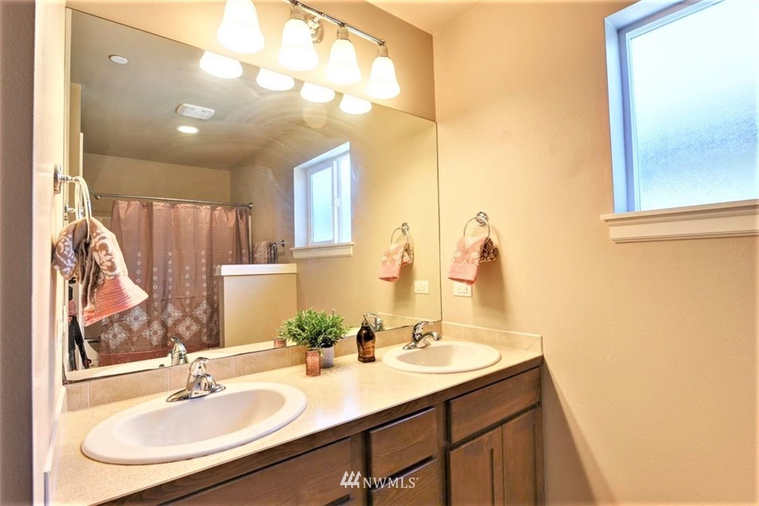 19504 93rd Place Northeast Bothell, WA 98011 - Photo 13 of 21 Gallery Image 13