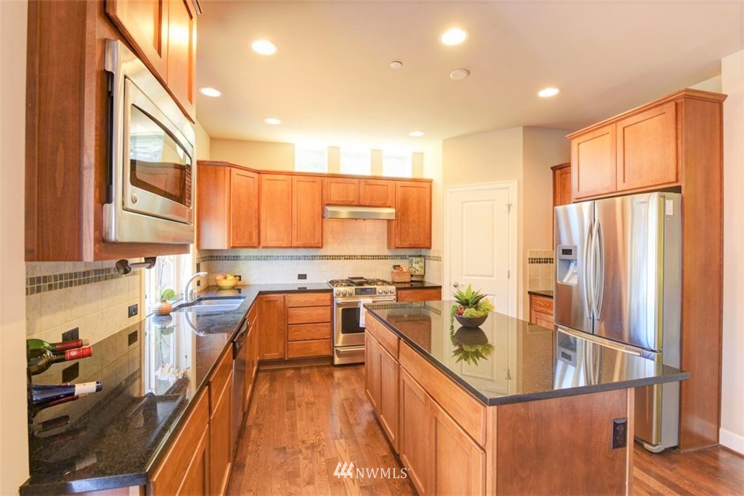 19504 93rd Place Northeast Bothell, WA 98011 - Photo 5 of 21 Gallery Image 5