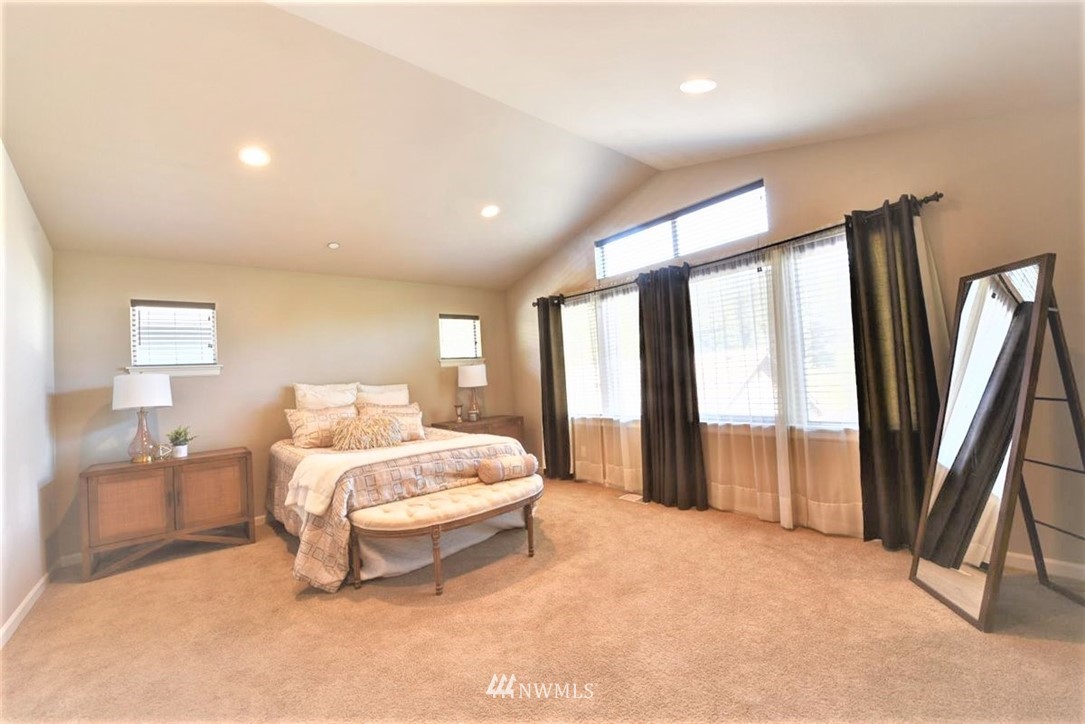 19504 93rd Place Northeast Bothell, WA 98011 - Photo 8 of 21 Gallery Image 8