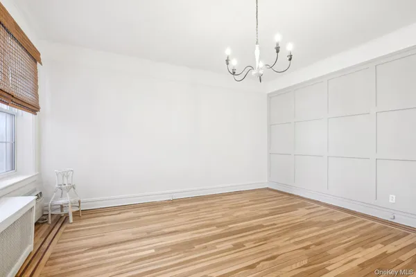 $719,000 | 12 Hamilton Place, Unit B5, Garden City, NY 11530