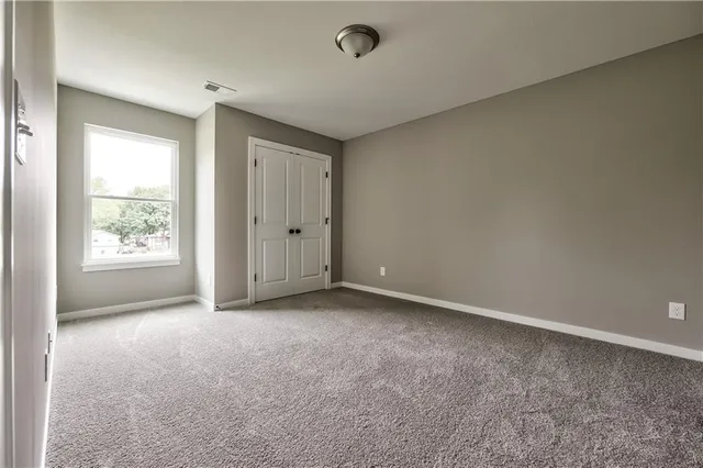 $299,950 | 511 West Smith Street, Spring Hill, KS 66083