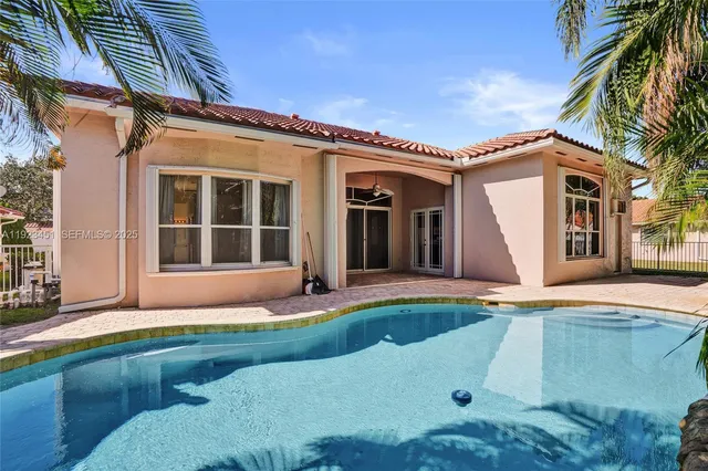 $4,500 | 345 Southwest 188th Avenue, Unit 345, Pembroke Pines, FL 33029