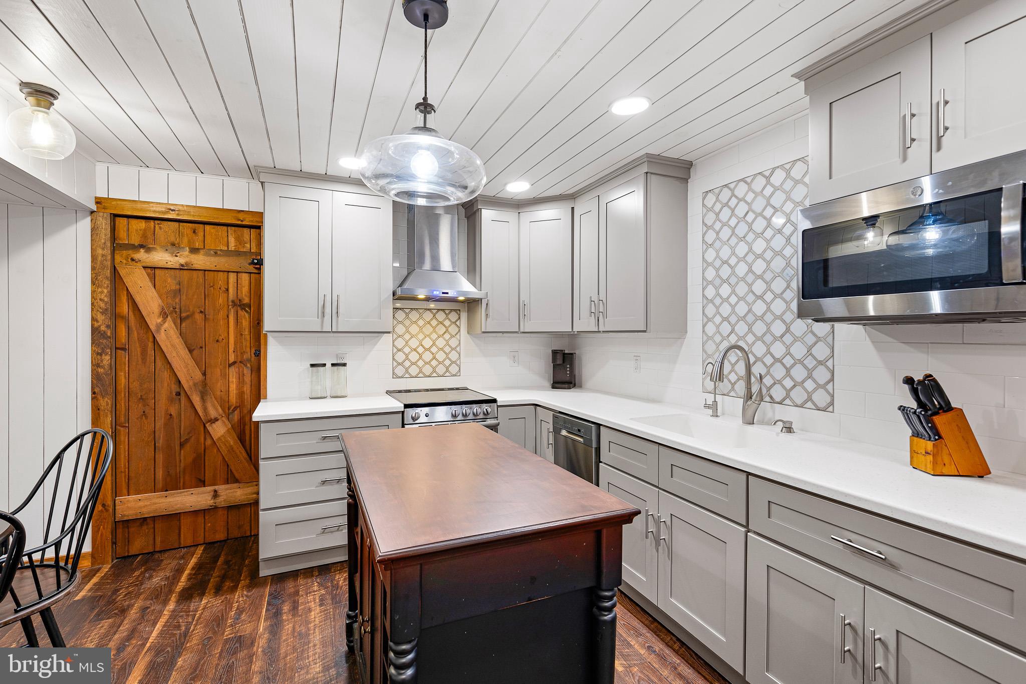 938 Leeds Road Elkton, MD 21921 - Photo 36 of 50 Custom Backsplash and gorgeous details