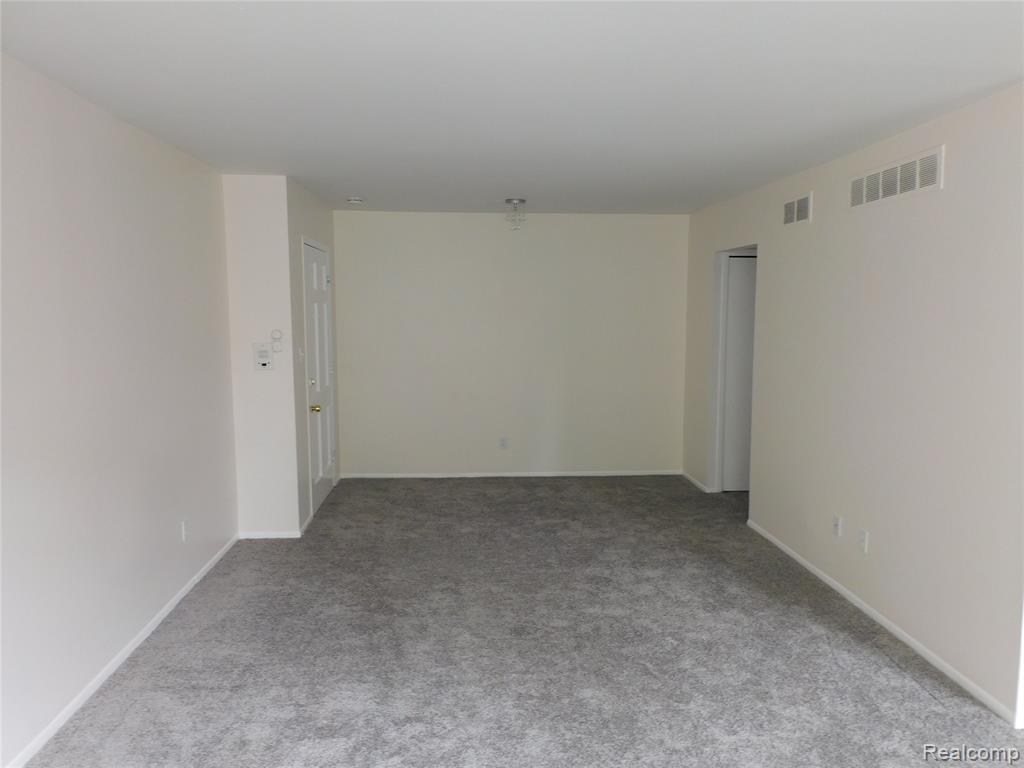30268 Southfield Road, Unit 229 Southfield, MI 48076 - Photo 5 of 12