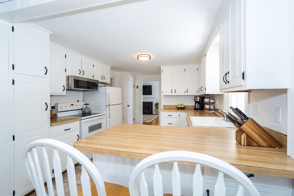 10 Oak Street Natick, MA 01760 - Photo 11 of 28