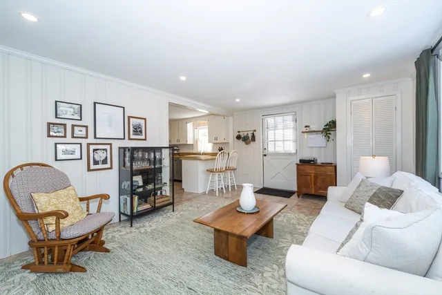 $839,900 | 10 Oak Street, Natick, MA 01760