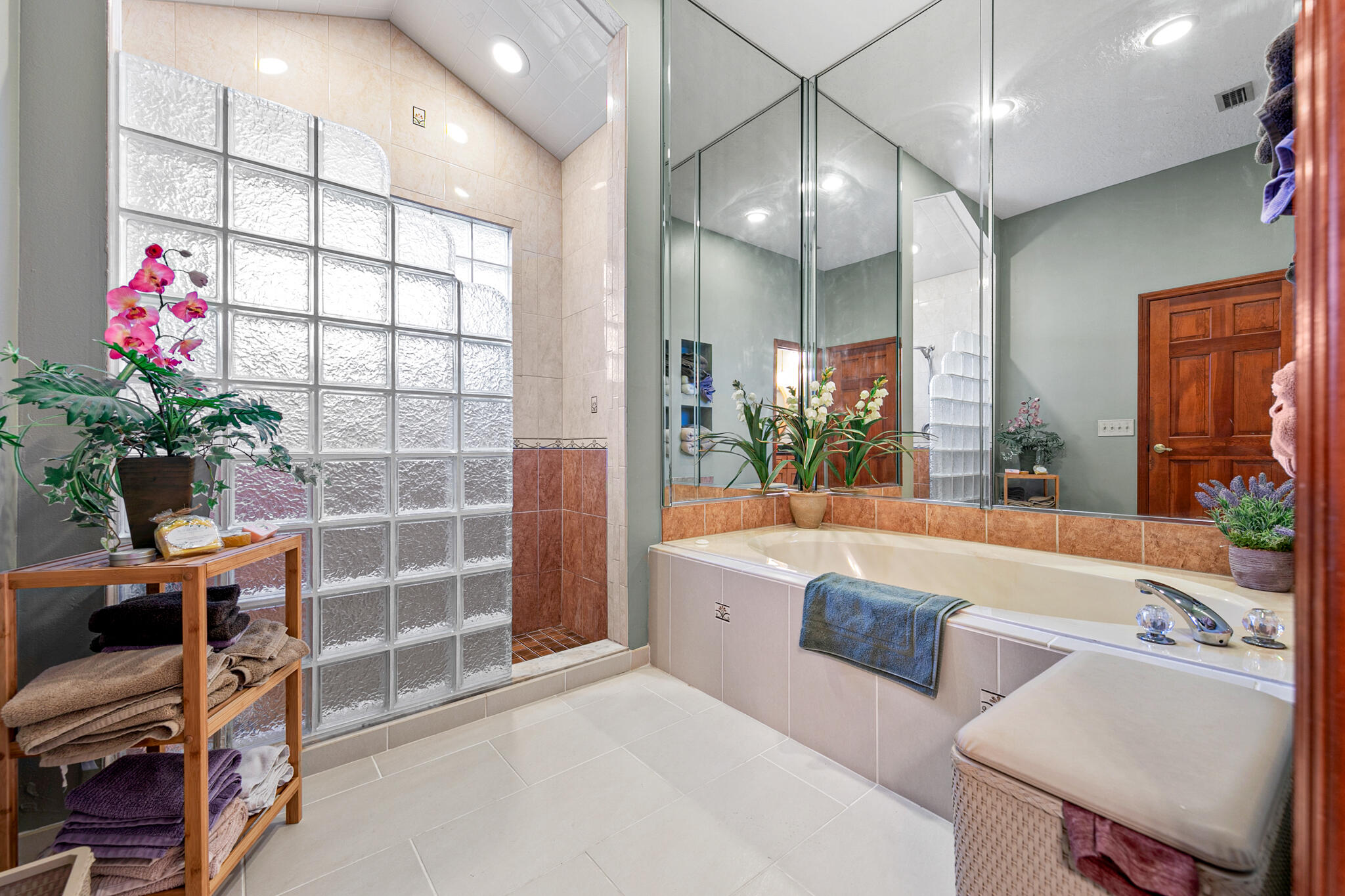 3916 Hunters Ridge Way Titusville, FL 32796 - Photo 13 of 35 3916 Master bath 1