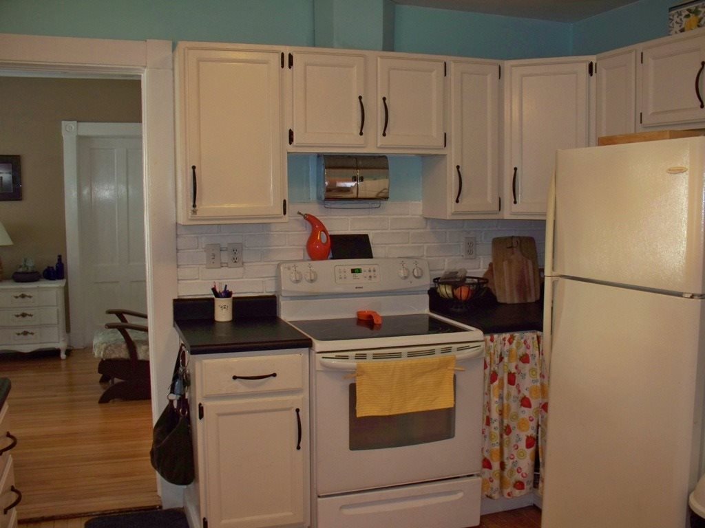 23 Jackson Avenue Rutland, VT 05701 - Photo 4 of 40