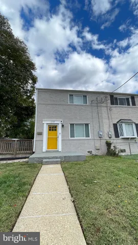 a house view with a outdoor space