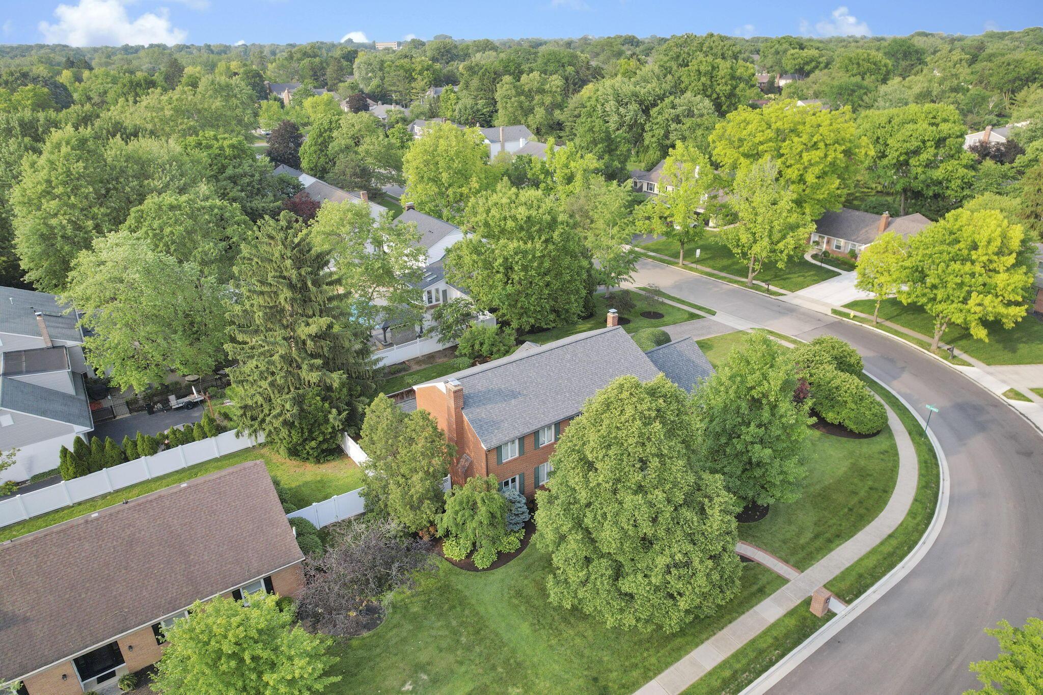 2560 Chartwell Road Columbus, OH 43220 - Photo 46 of 57 aerial