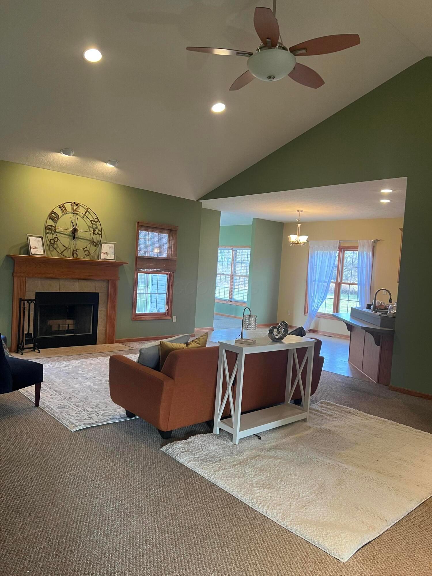 14239 Robins Road Westerville, OH 43082 - Photo 6 of 21 Robins living room view