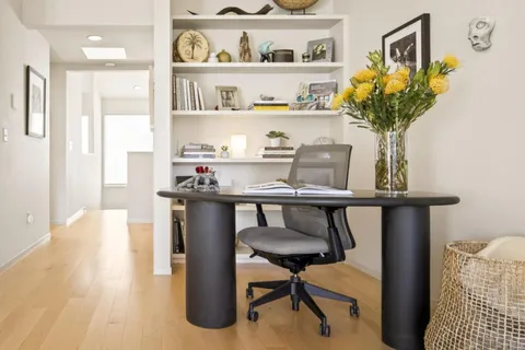 $1,095,000 | 7 Vía Joaquin, Unit 5, Monterey, CA 93940