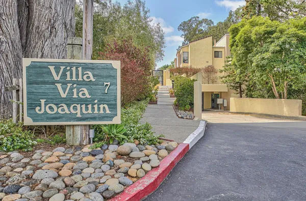 $1,095,000 | 7 Vía Joaquin, Unit 5, Monterey, CA 93940