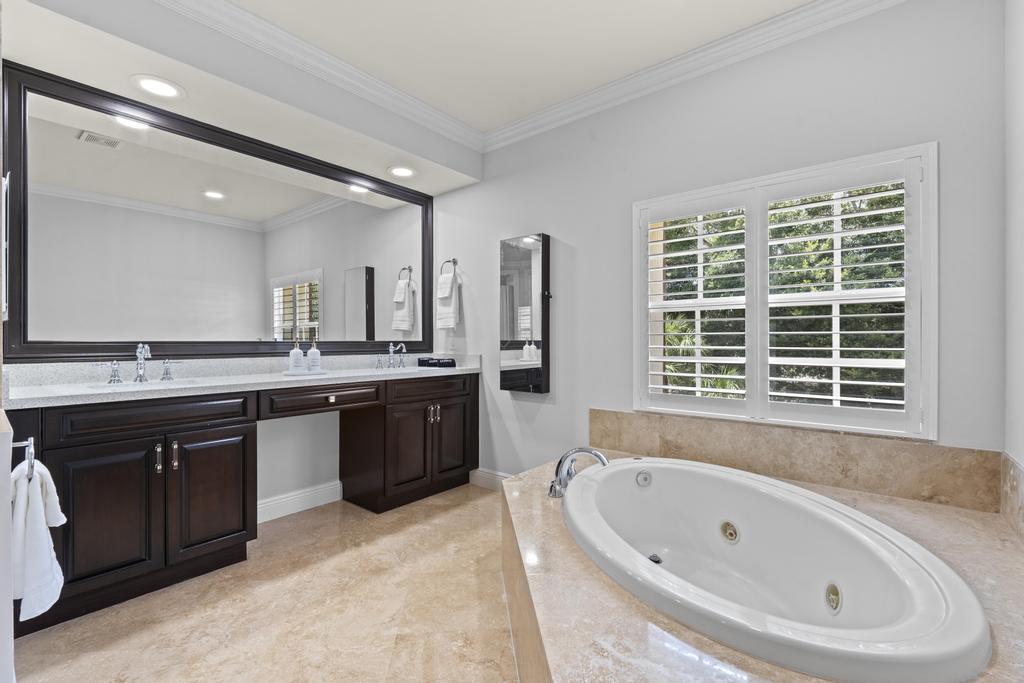 616 Northeast Francesca Lane Boca Raton, FL 33487 - Photo 27 of 64 MAIN BATHROOM