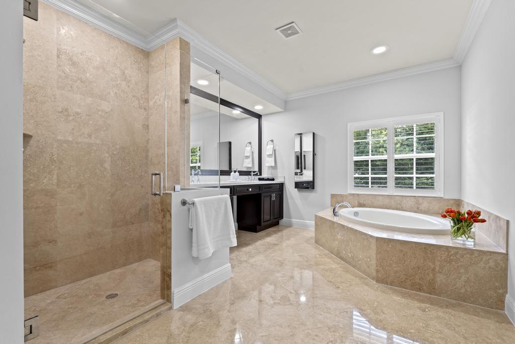 616 Northeast Francesca Lane Boca Raton, FL 33487 - Photo 28 of 64 MAIN BATHROOM