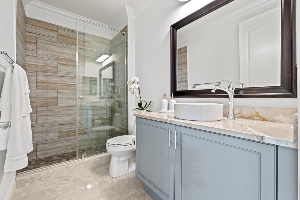 616 Northeast Francesca Lane Boca Raton, FL 33487 - Photo 29 of 64 1ST FLOOR | FULL BATH