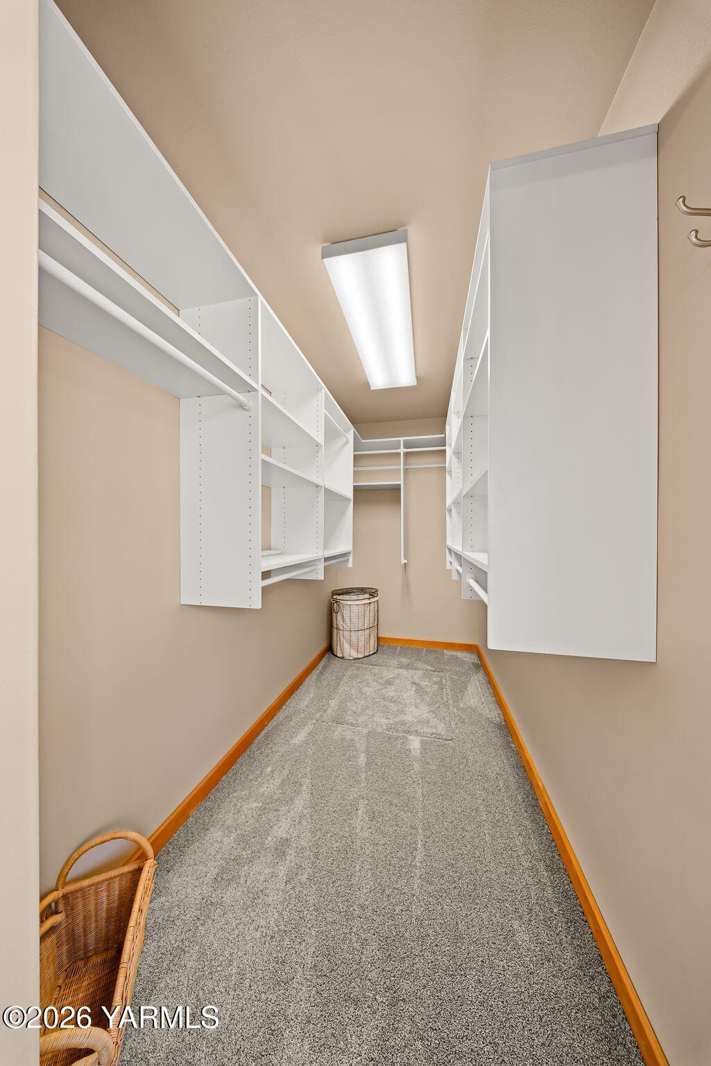 575 Parish Road Selah, WA 98942 - Photo 24 of 36 30_Primary Closet_ExpansiveWalkIn