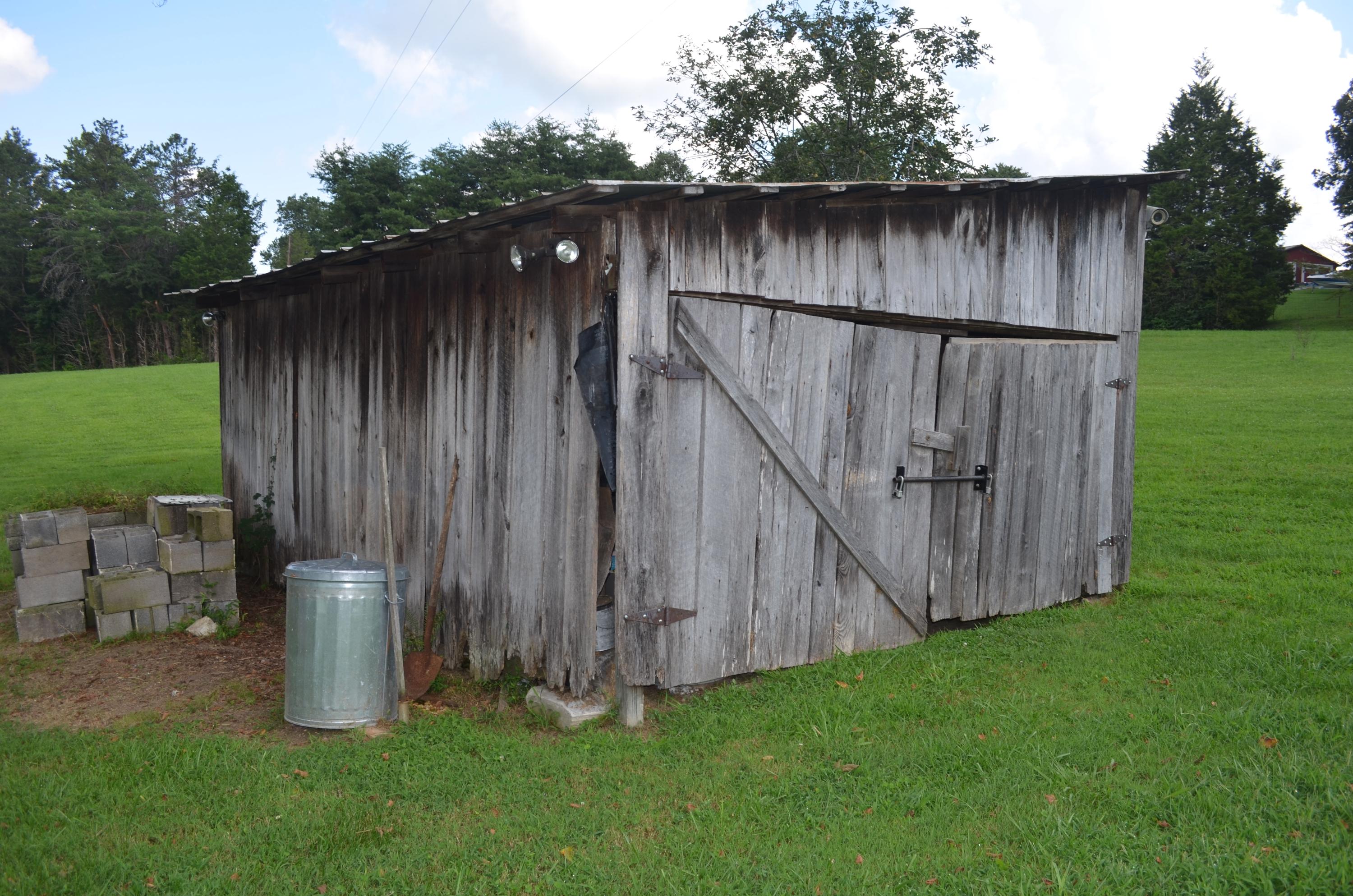 327 Pattie Gap Road Philadelphia, TN 37846 - Photo 12 of 15 Storage