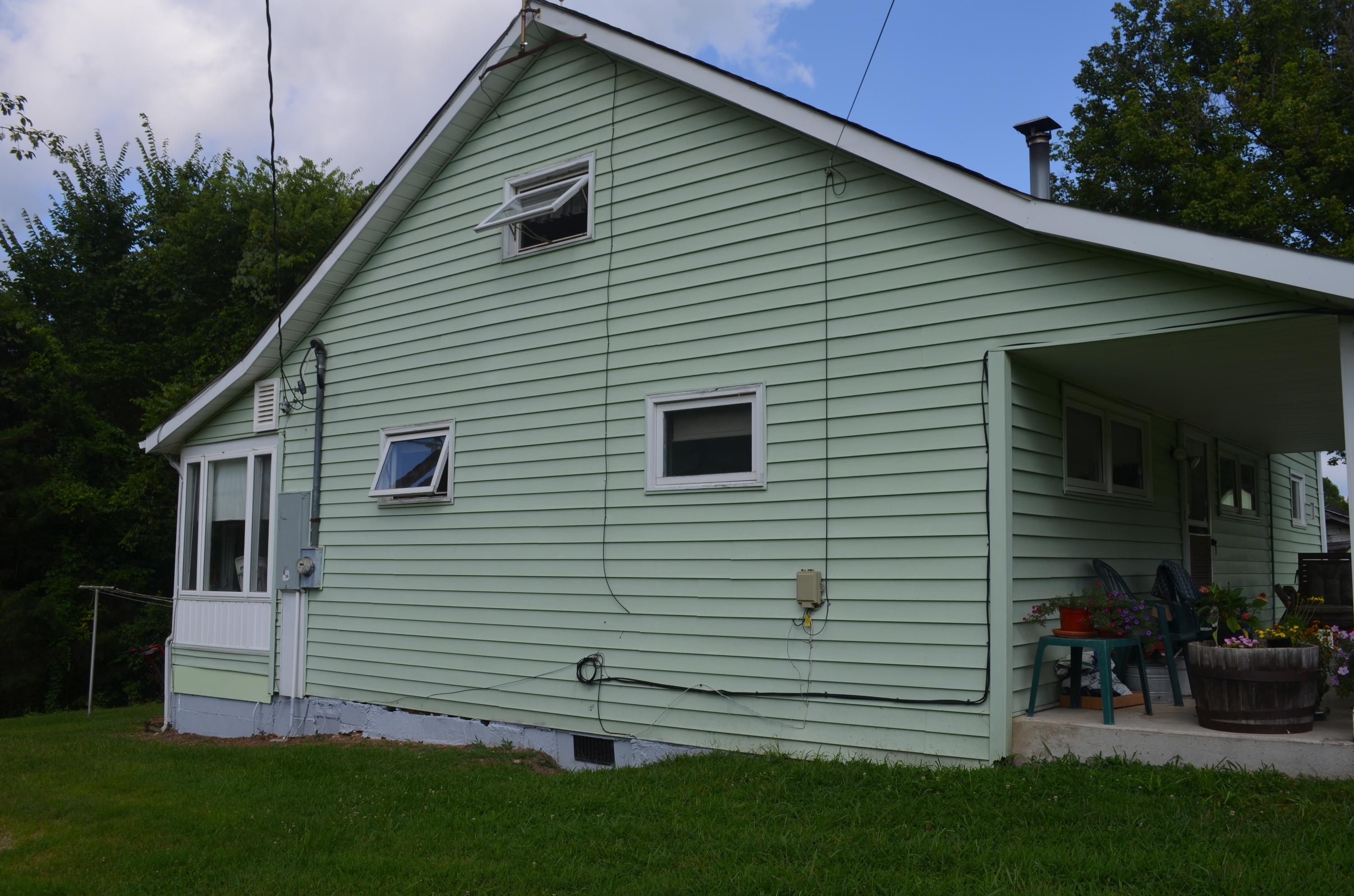 327 Pattie Gap Road Philadelphia, TN 37846 - Photo 3 of 15 Side View