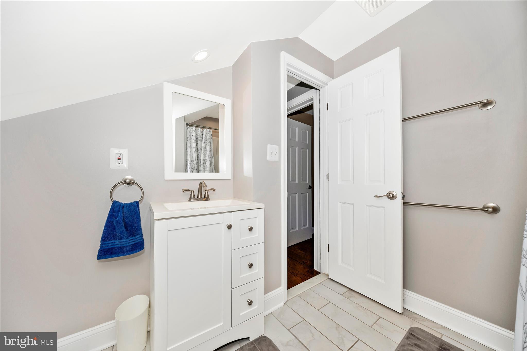 9401 Baltimore Road Frederick, MD 21704 - Photo 31 of 48 Hall Bathroom